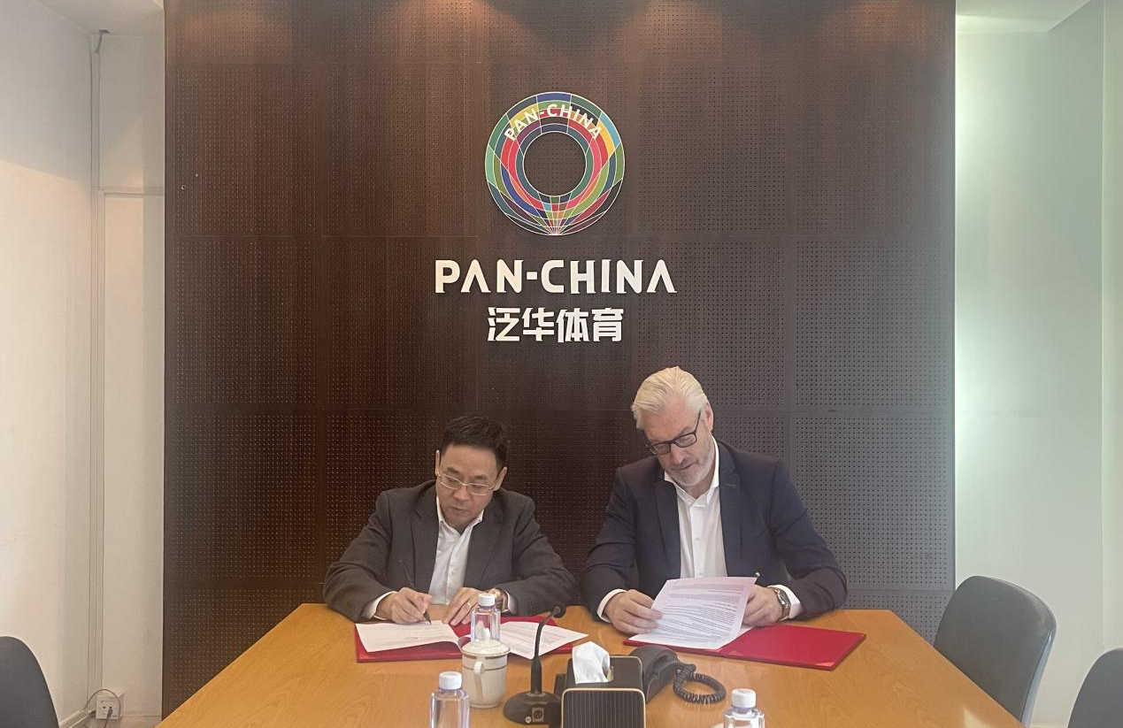 Pan China Sports signed the exclusive agency agreement with GrassMax a Swiss anchor grass brand in China market